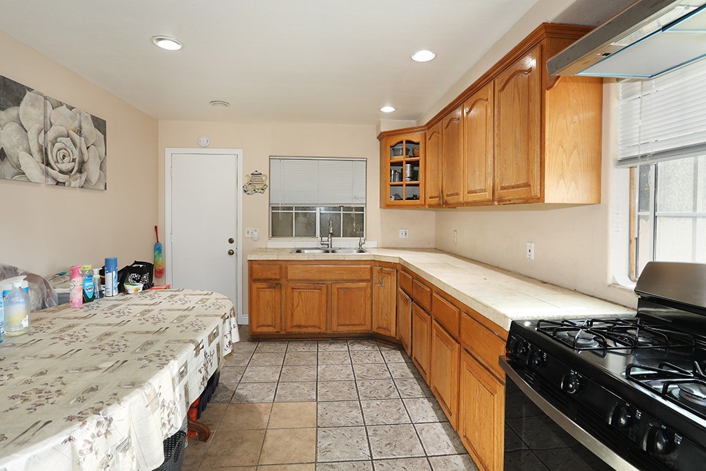 5214 W 3rd, Santa Ana CA 92703 - photo 10
