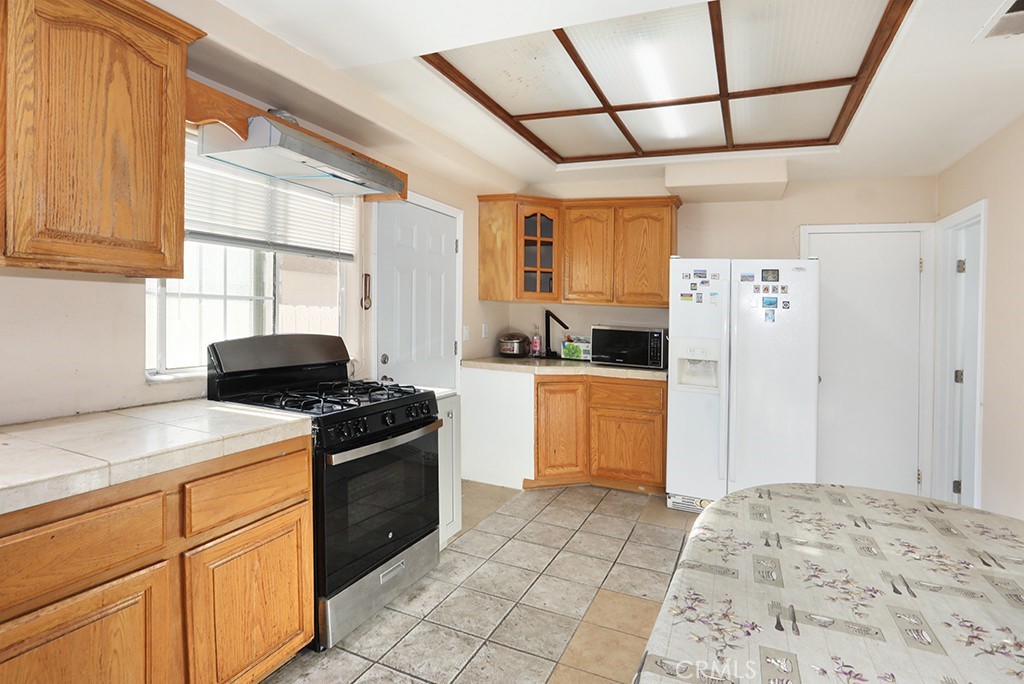 5214 W 3rd, Santa Ana CA 92703 - photo 11