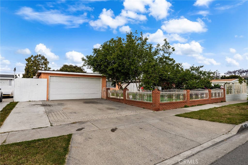 526 Nottingham Avenue, Santa Ana CA 92703 - photo 1