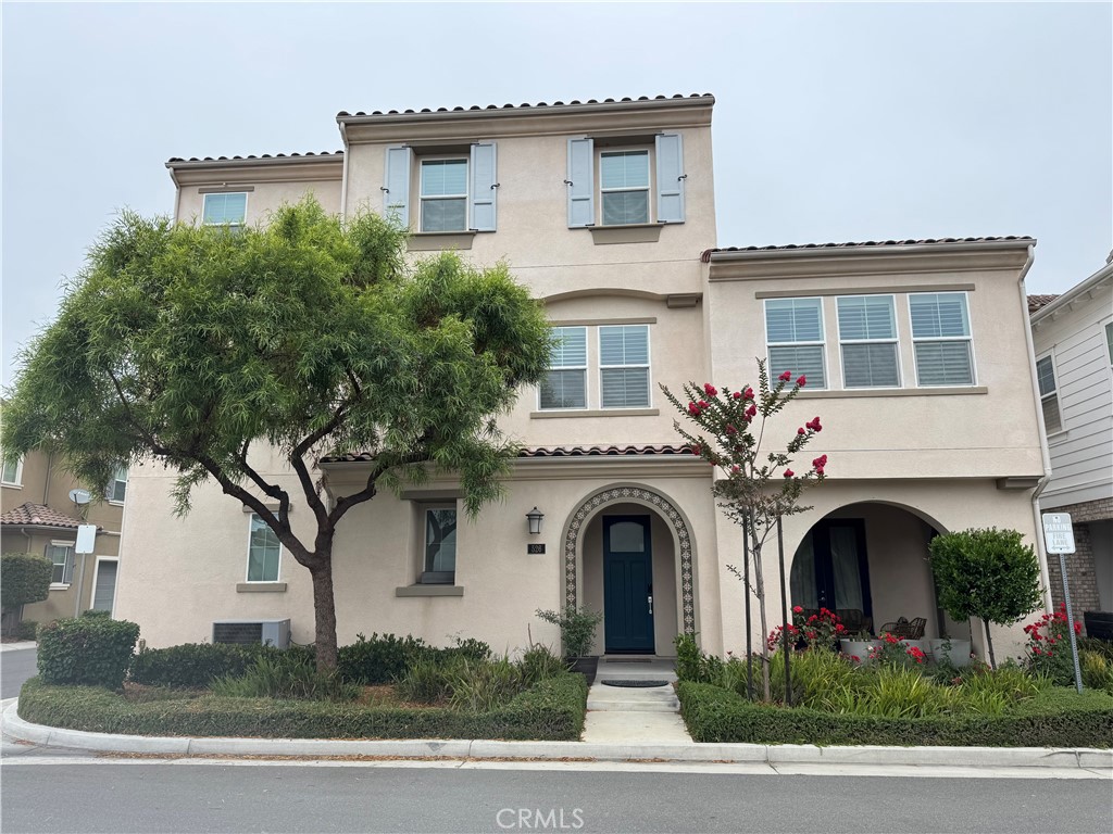 Frontage - 526 W Tribella Court, Santa Ana CA 92703 - photo 1
