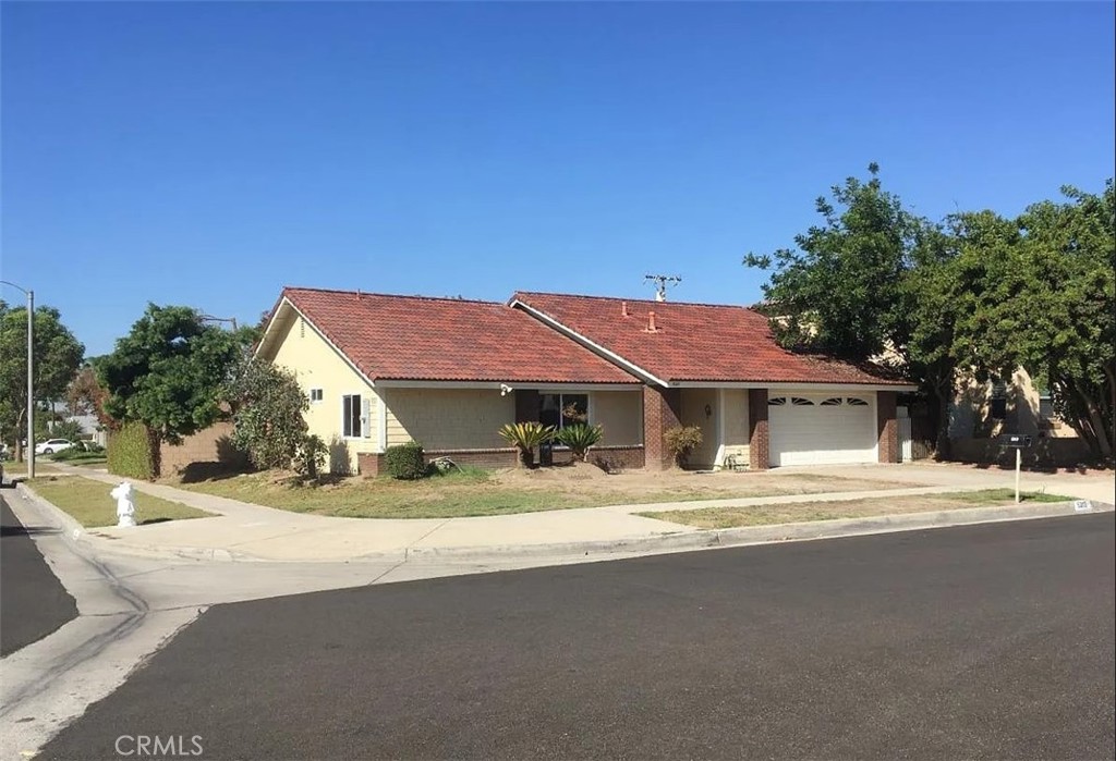 5313 W Lehnhardt, Santa Ana CA 92704 - photo 1