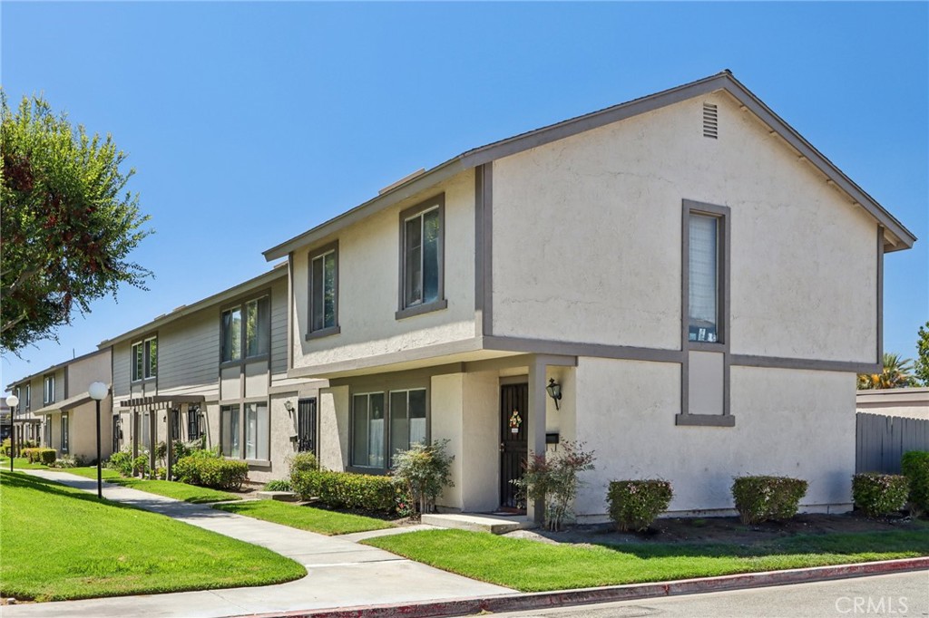 561 W Alton Avenue 39, Santa Ana CA 92707 - photo 1