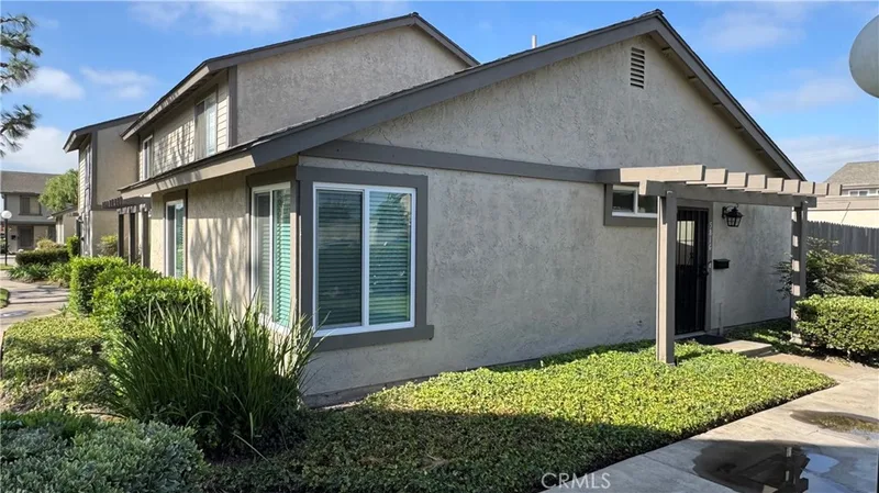581 W Alton G, Santa Ana