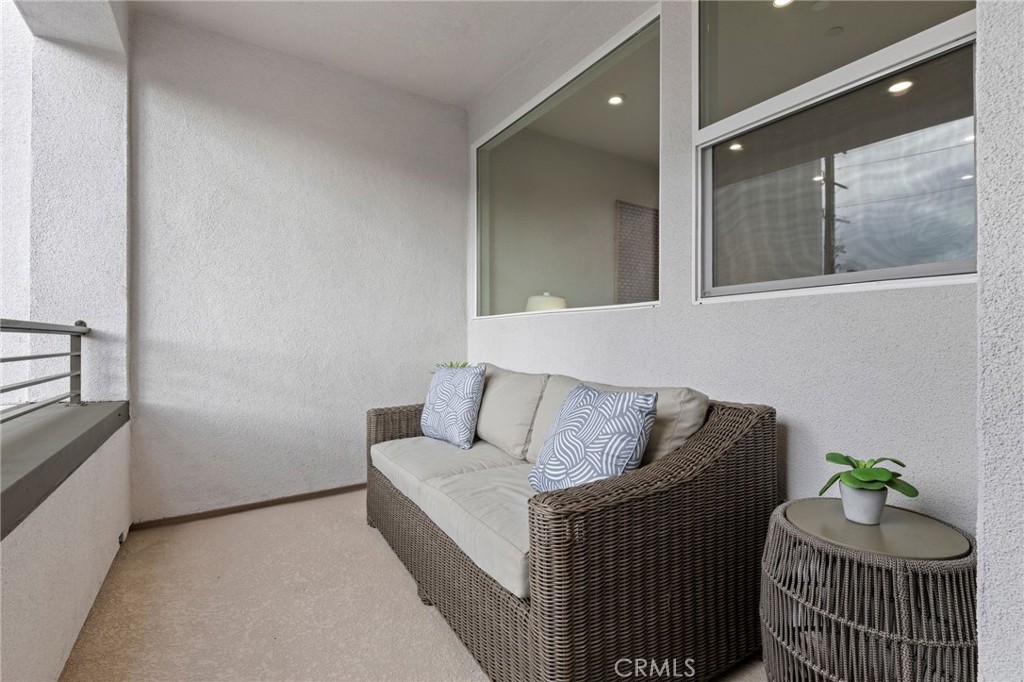 585 S Lyon, Santa Ana CA 92701 - photo 1