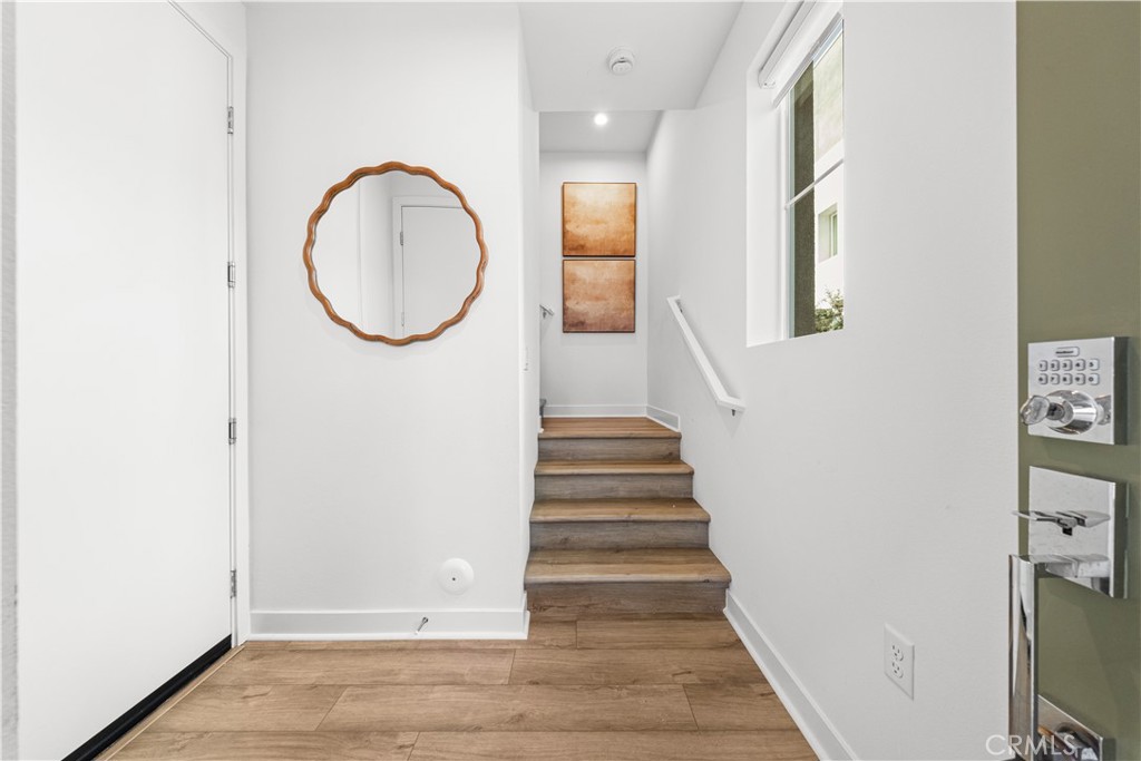 603 S LYON, Santa Ana CA 92705 - photo 2
