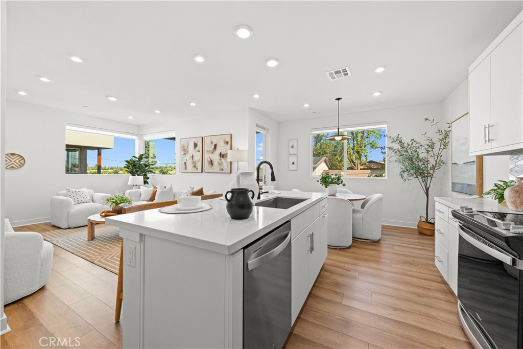 603 S LYON, Santa Ana CA 92705 - photo 4