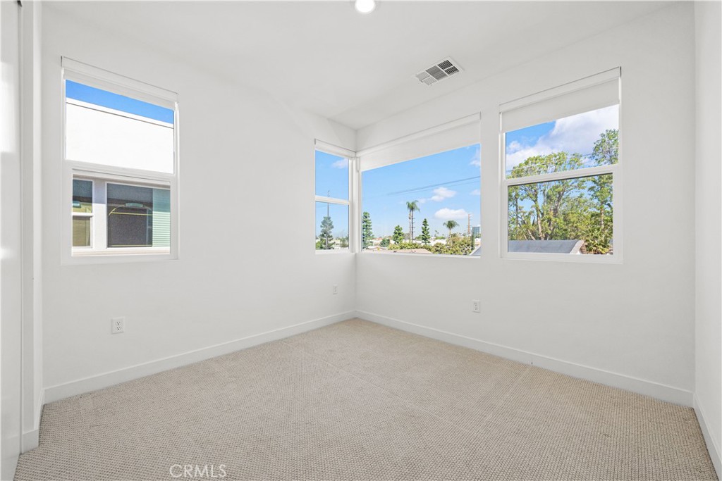 603 S LYON, Santa Ana CA 92705 - photo 17