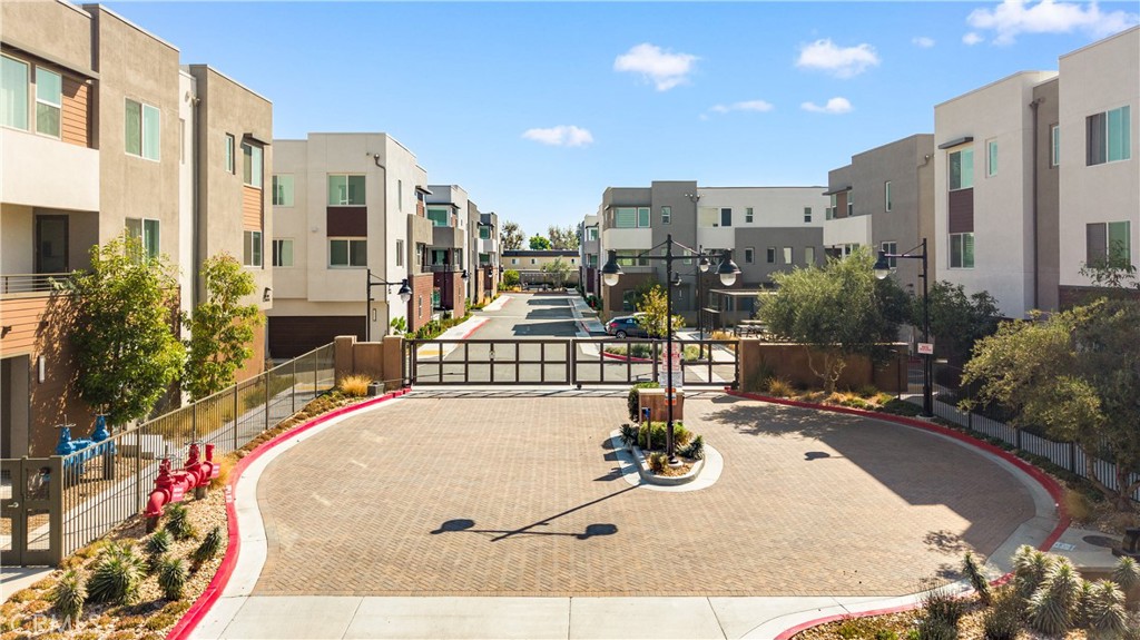 603 S LYON, Santa Ana CA 92705 - photo 31