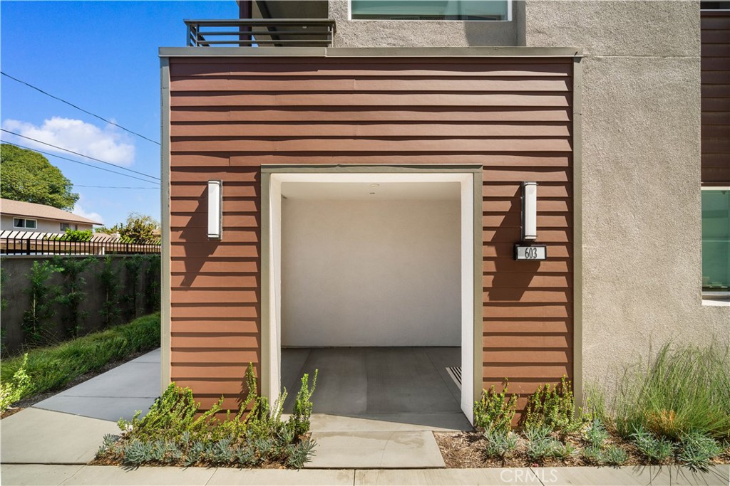 603 S LYON, Santa Ana CA 92705 - photo 46