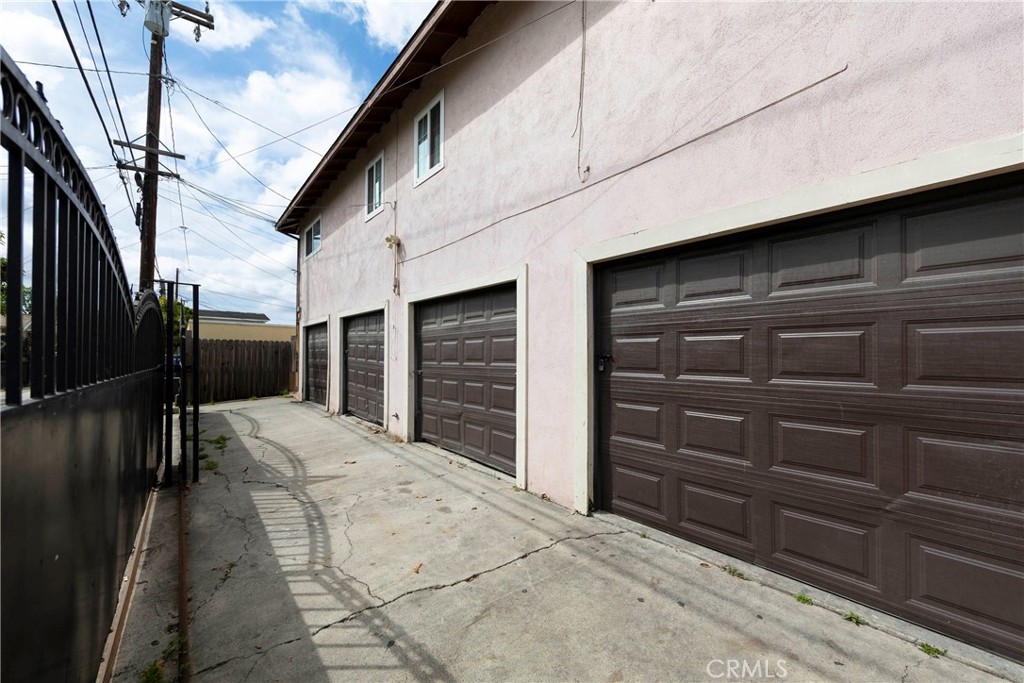 garages - 603 S Orange, Santa Ana CA 92701 - photo 4