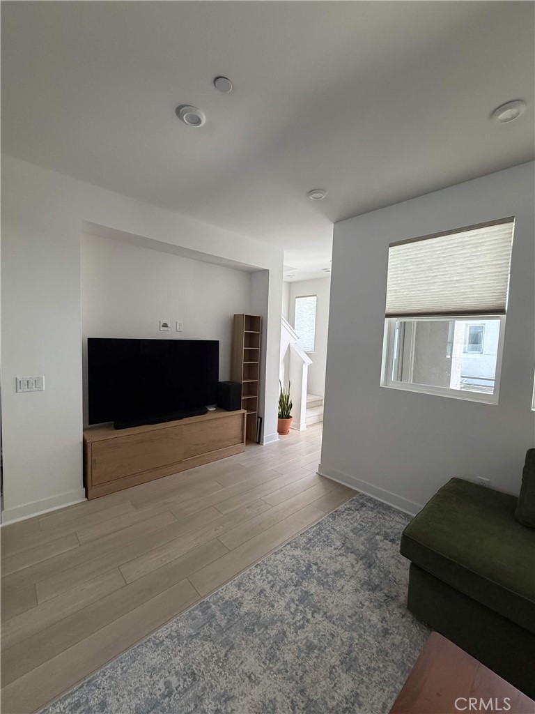 605 S Lyon Street, Santa Ana CA 92705 - photo 3