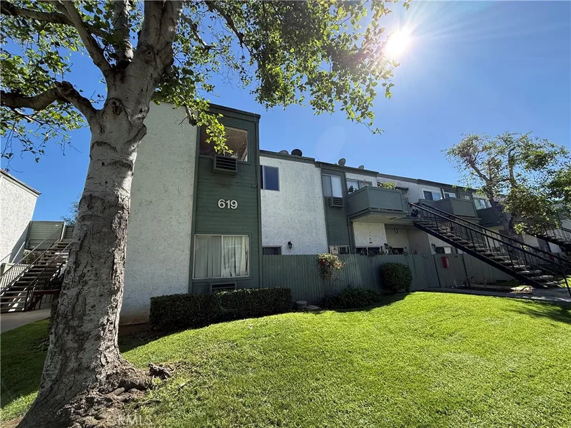 619 N Bristol 23, Santa Ana