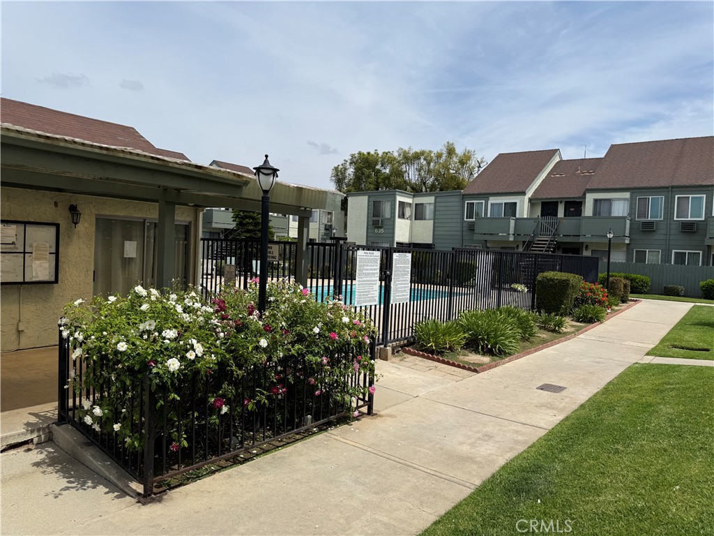 619 N Bristol 23, Santa Ana CA 92703 - photo 4
