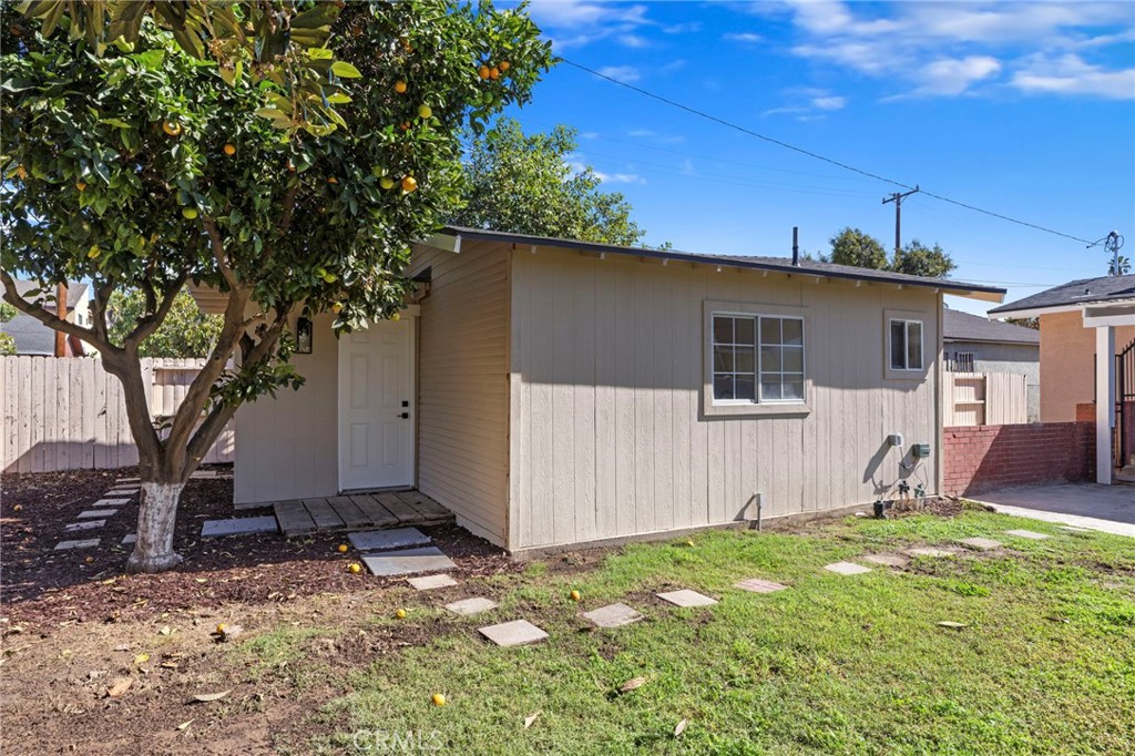 621 E Myrtle, Santa Ana CA 92701 - photo 26