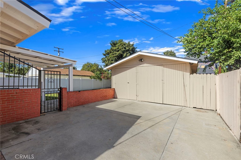 621 E Myrtle, Santa Ana CA 92701 - photo 28