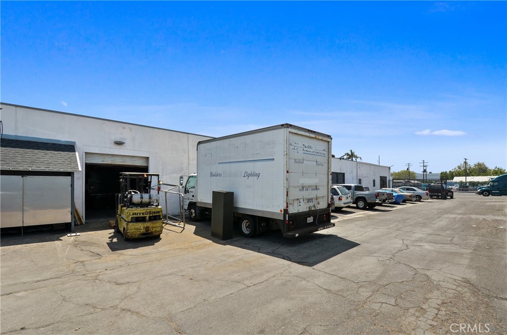 Side with roll-up - 623 Young Street, Santa Ana CA 92705 - photo 3