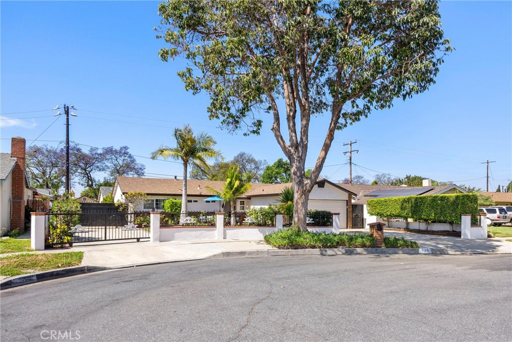 Curb Appeal! - 626 S Corta, Santa Ana CA 92704 - photo 1