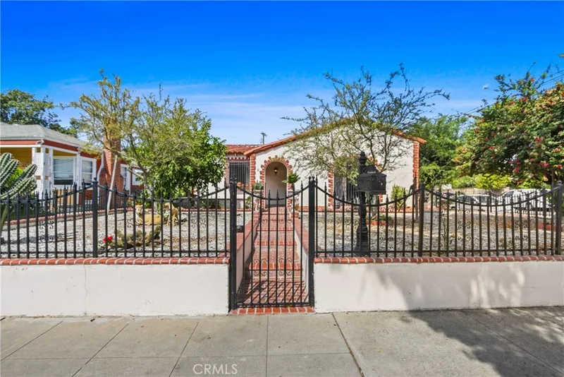 627 E Bishop, Santa Ana, CA 92701