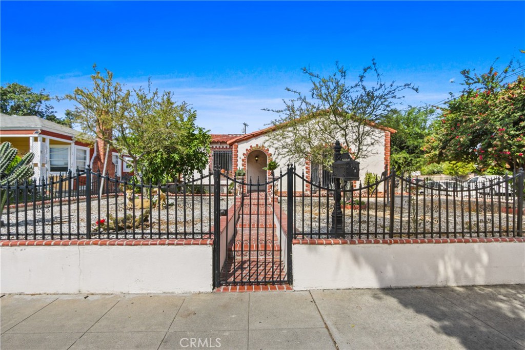 627 E Bishop, Santa Ana CA 92701 - photo 1