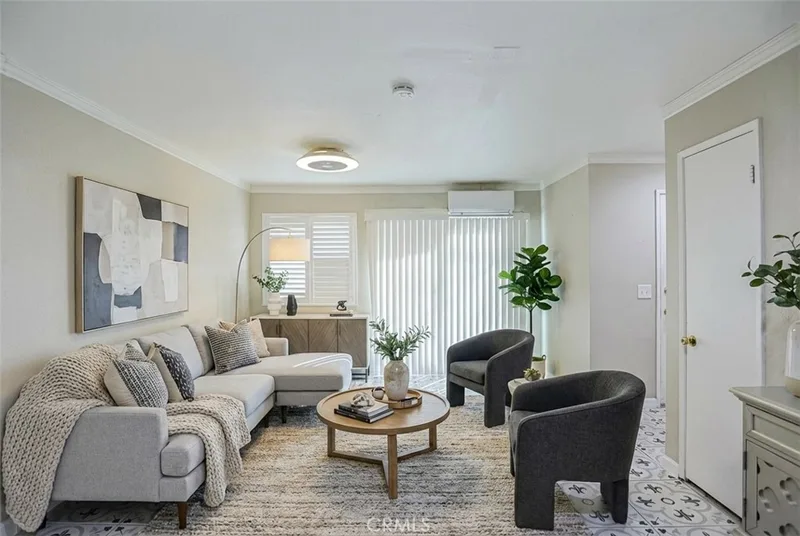 631 N Bristol 62, Santa Ana, CA 92703