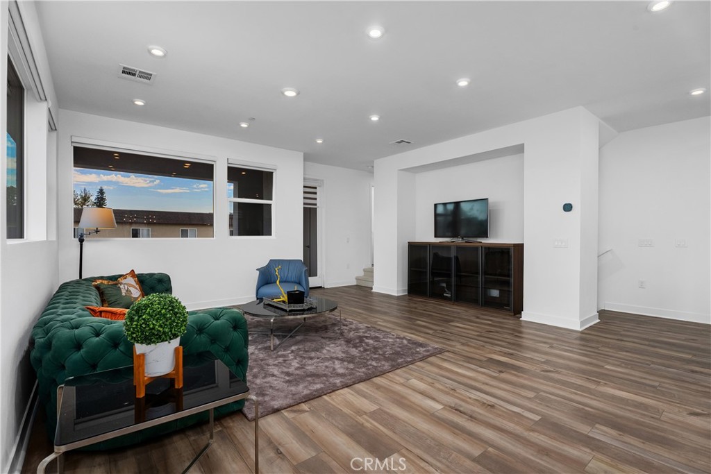 651 S Lyon Street, Santa Ana CA 92705 - photo 12