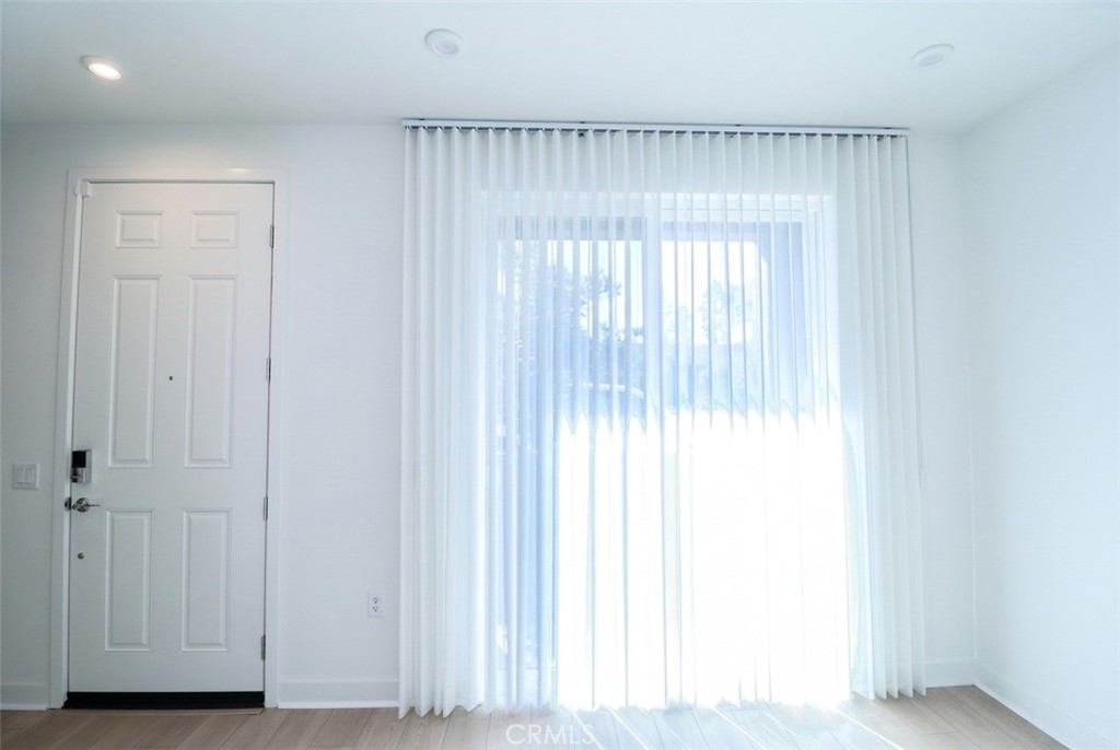 681 S Lyon St, Santa Ana CA 92705 - photo 2