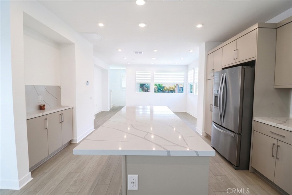 681 S Lyon St, Santa Ana CA 92705 - photo 8