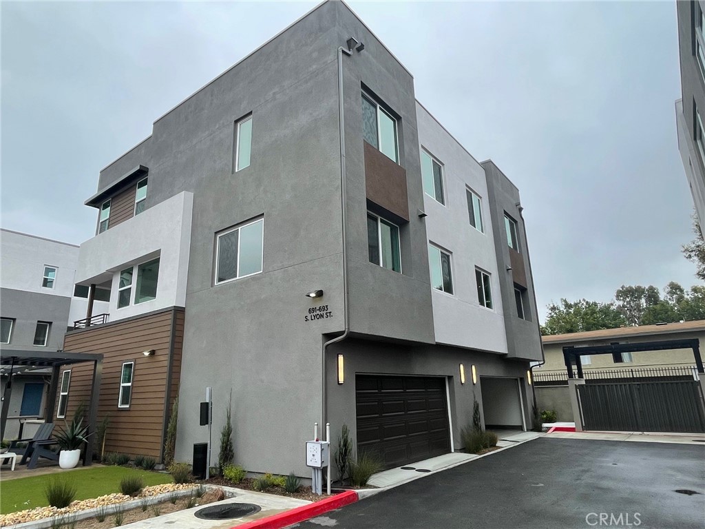 691 S lyon Street, Santa Ana CA 92705 - photo 1