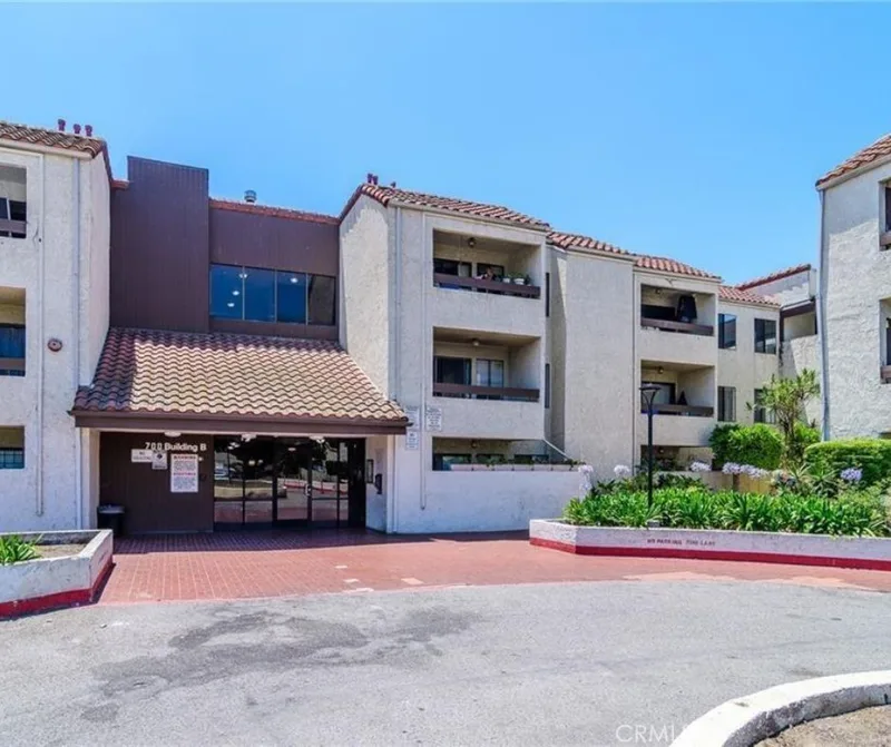 700 W 3rd A-309, Santa Ana