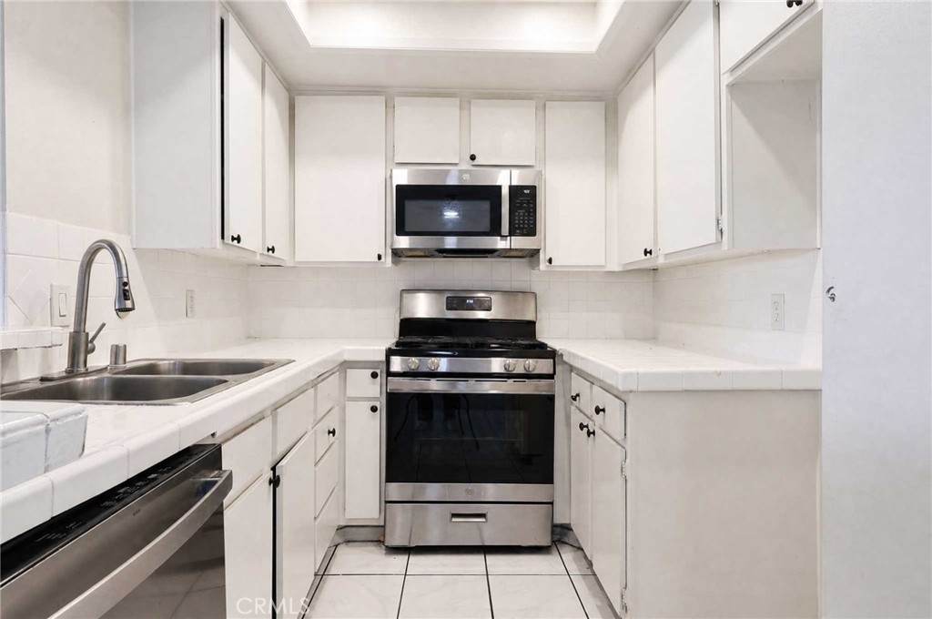 700 W 3rd St #B206, Santa Ana CA 92701 - photo 1