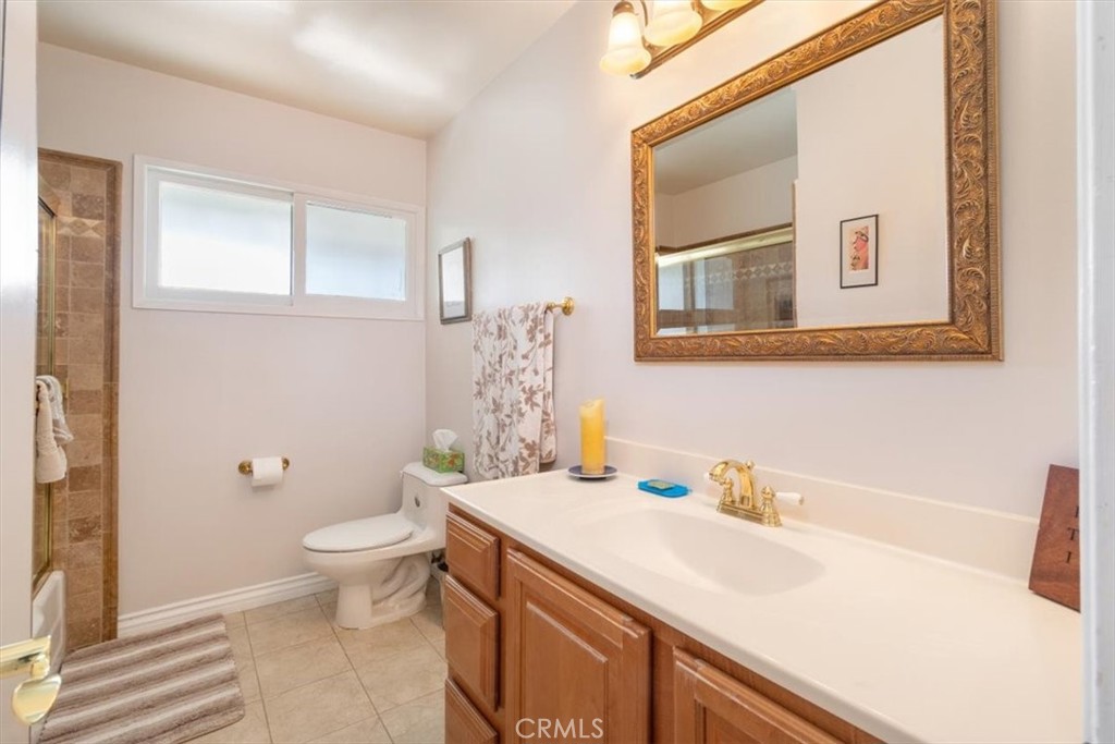hall bathroom - 702 S Arapaho, Santa Ana CA 92704 - photo 14