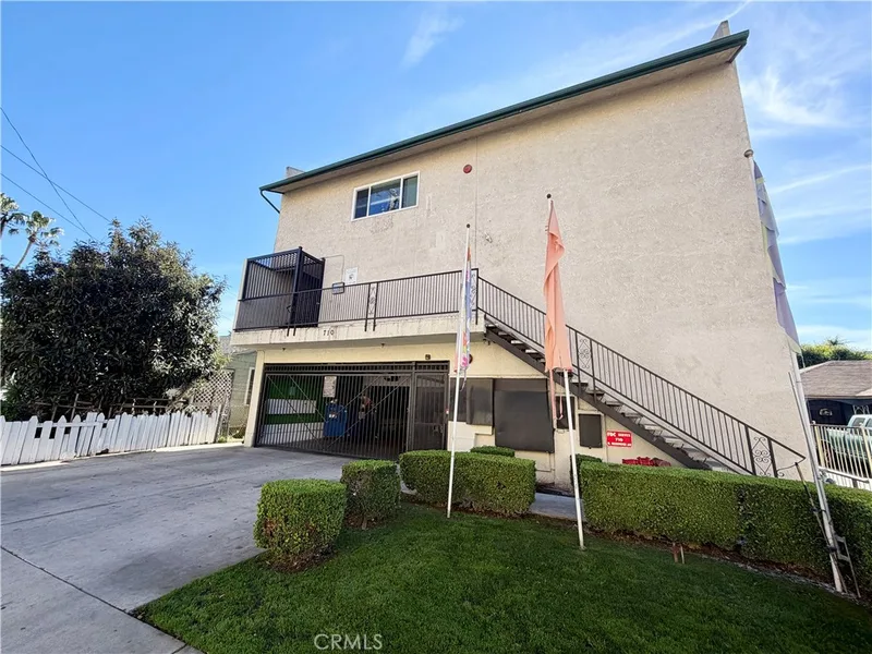710 W Washington, Santa Ana, CA 92703
