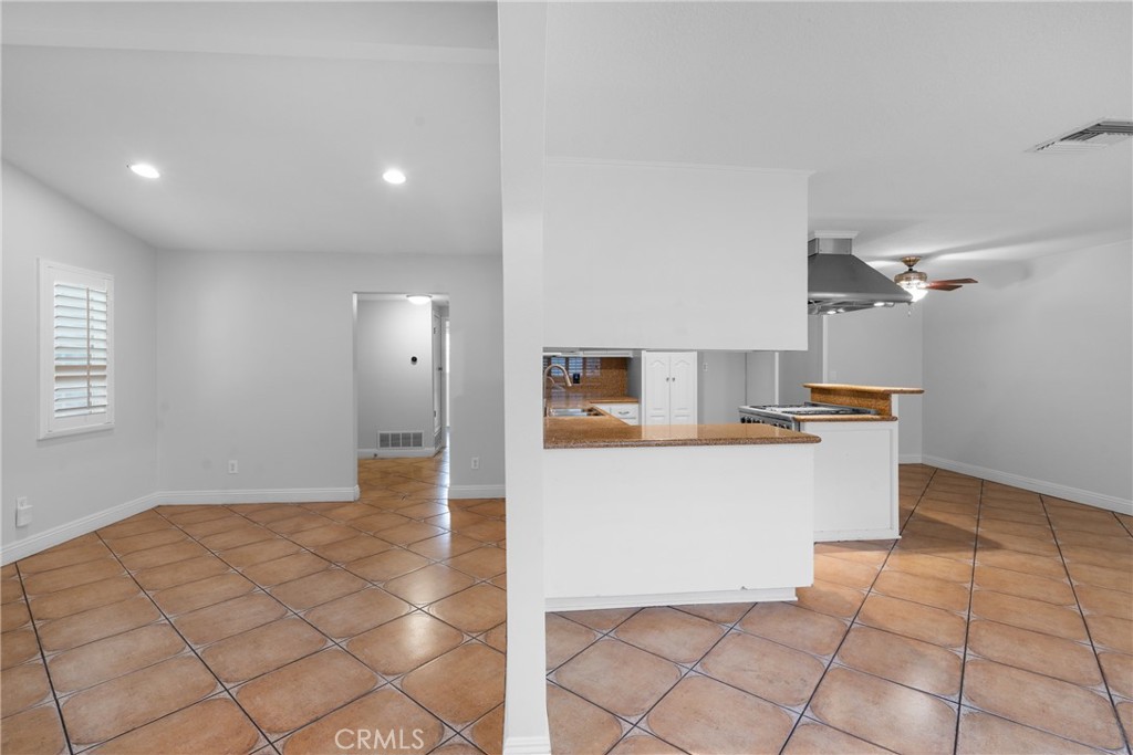 722 Sherry, Santa Ana CA 92701 - photo 8