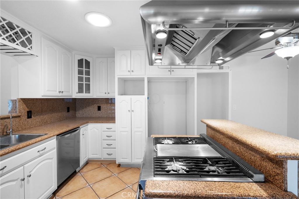 722 Sherry, Santa Ana CA 92701 - photo 10