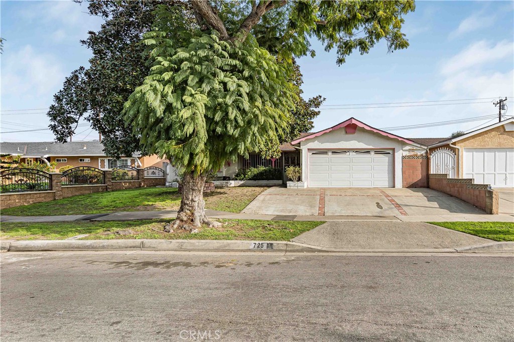 725 S Flintridge, Santa Ana CA 92704 - photo 1