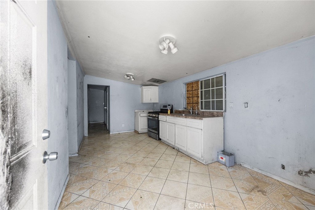 725 S Main Street, Santa Ana CA 92701 - photo 16