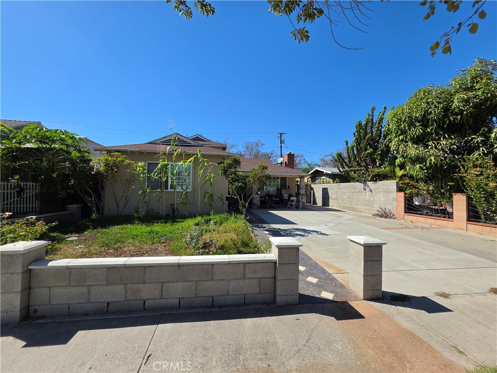 Main House Driveway - 726 S Halladay Street, Santa Ana CA 92701 - photo 3
