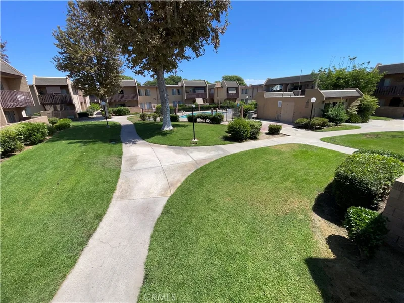 801 K-4 S Lyon 165, Santa Ana