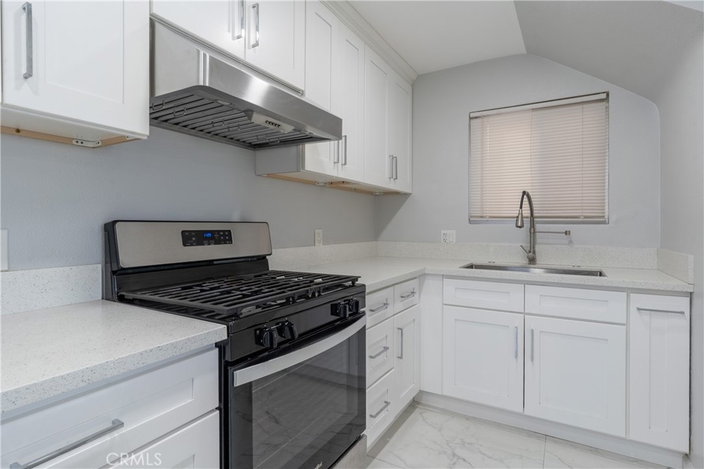 805 N Euclid Street, Santa Ana CA 92703 - photo 17