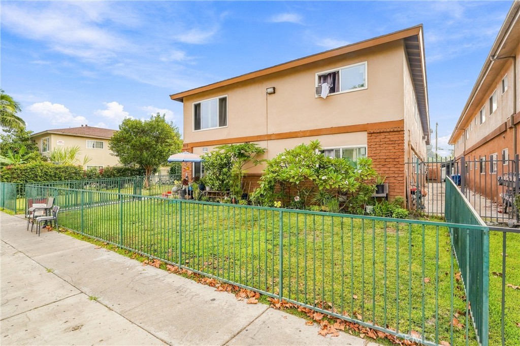 809 S Townsend Street, Santa Ana CA 92704 - photo 2