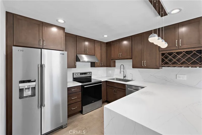 822 E Borchard Avenue, Santa Ana, CA 92707