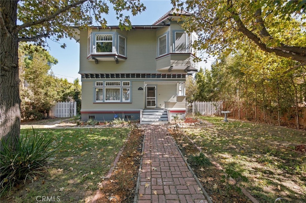 825 N Lacy, Santa Ana CA 92701 - photo 2