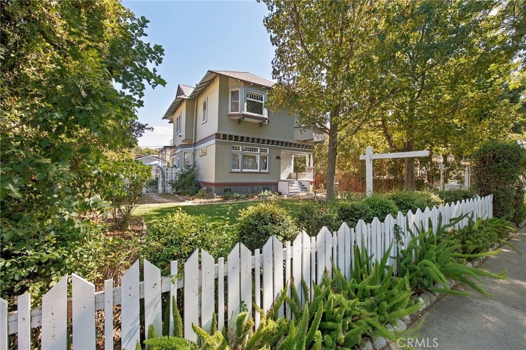 825 N Lacy, Santa Ana CA 92701 - photo 3