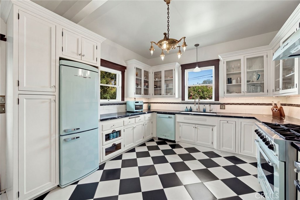 825 N Lacy, Santa Ana CA 92701 - photo 22