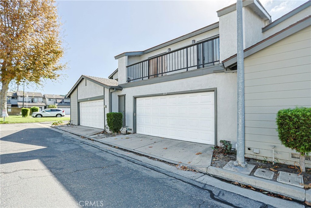 833 Amberwood, Santa Ana CA 92703 - photo 2