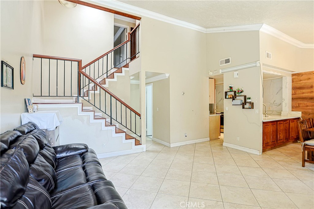 833 Amberwood, Santa Ana CA 92703 - photo 5