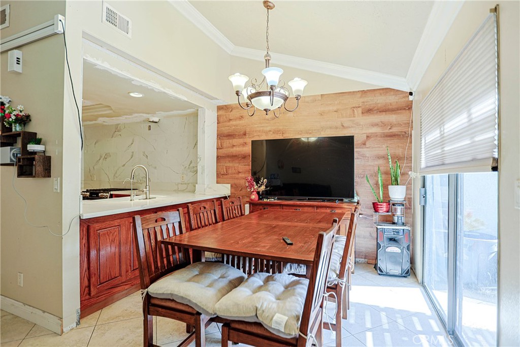 833 Amberwood, Santa Ana CA 92703 - photo 9