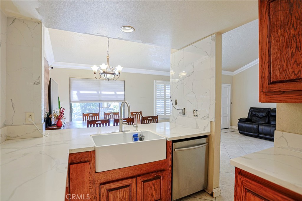833 Amberwood, Santa Ana CA 92703 - photo 10
