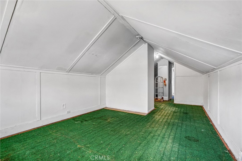 Attic Space - 839 French Street, Santa Ana CA 92701 - photo 24