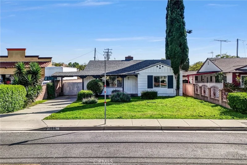 856 E Mcfadden Avenue, Santa Ana, CA 92707